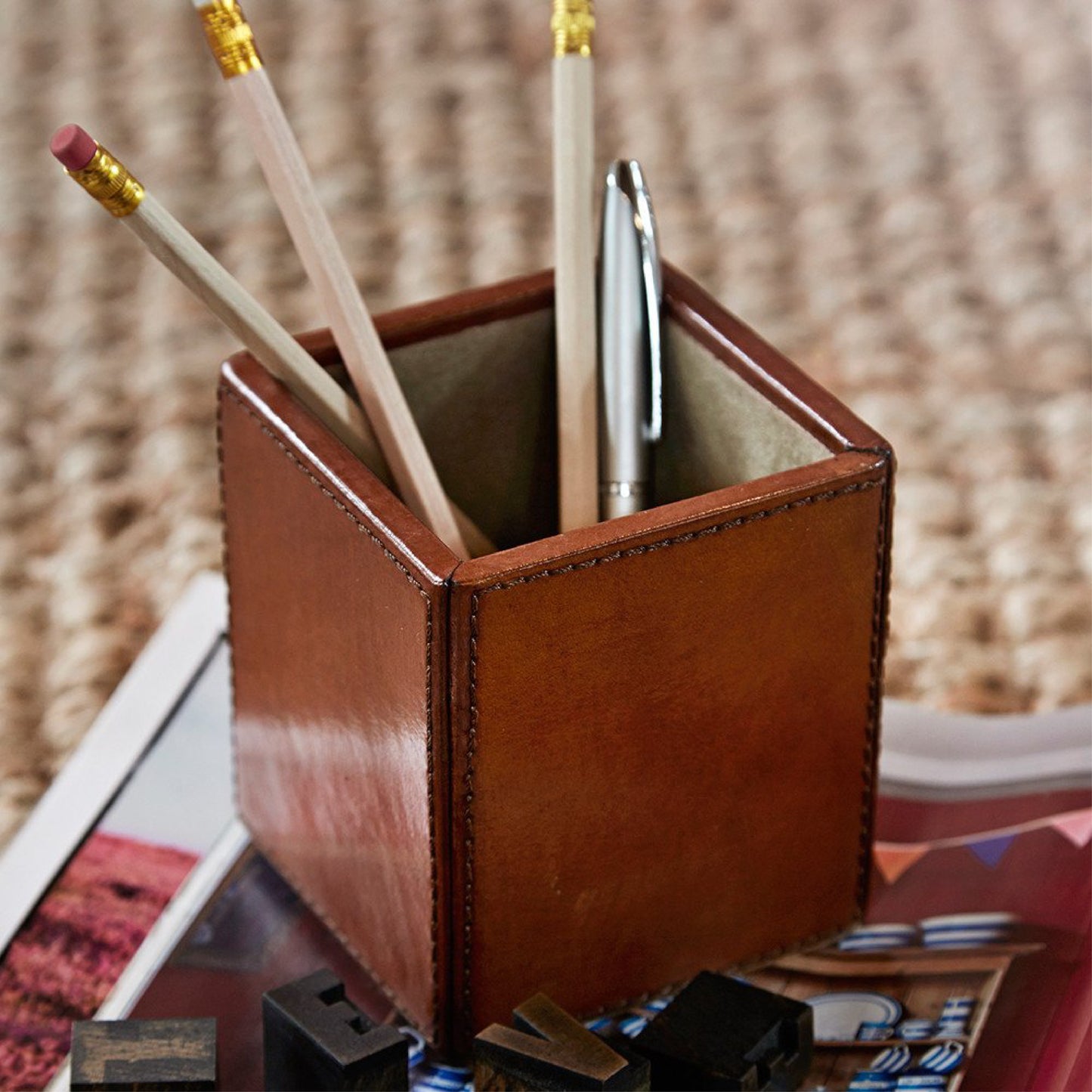 Pen Holder